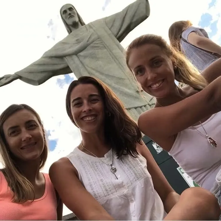 Agustina compartiendo un viaje con amigas